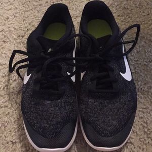 NWOT Nike Free Rn tennis shoes